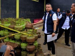 Polisi Gerebek Gudang Gas Elpiji Oplosan di Labura, Dua Orang Jadi Tersangka