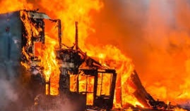 6 Rumah di Cilandak Jaksel Terbakar, Gas Bocor Diduga Jadi Penyebabnya