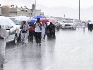 Badai Petir akan Landa Sebagian Wilayah di Arab Saudi, Jemaah Umrah Diminta Berhati-Hati