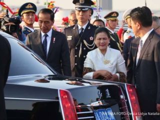 Terbang Ke Beijing, Presiden Jokowi Dijemput Mobil Mewah China