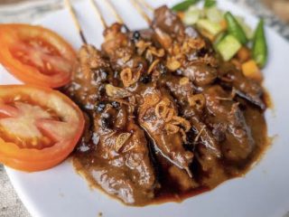 Viral Driver Ojol Dimaki-maki Pembeli Gegara Harga Sate Kambing