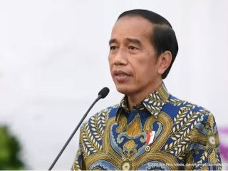 Presiden Jokowi Melayat ke Rumah Duka Politikus PDIP Gembong Warsono