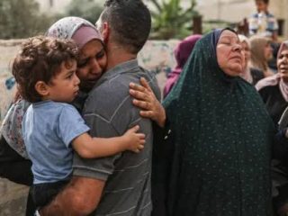 Serang Gaza, Ratusan Ribu Warga Palestina Terpaksa Mengungsi