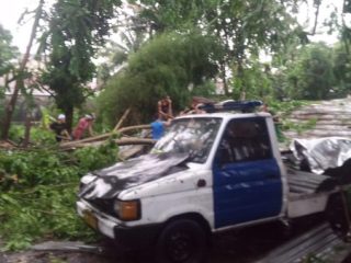 Puluhan Rumah dan Atap GOR di Bogor Rusak Akibat Hujan Deras-Angin Kencang