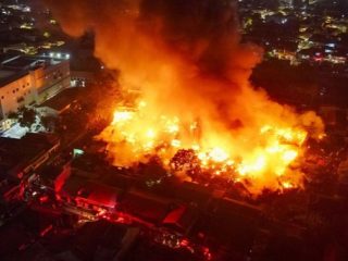 124 Rumah Semipermanen di Jaksel Terbakar, Pembakaran Sampah Jadi Pemicu