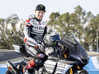 Jajal Yamaha YZF-R1 untuk Pertama Kalinya, Begini Respon Jonathan Rea