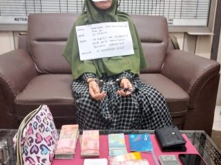 Kediamannya Jadi Markas Narkoba, Polisi Ringkus Wanita Paruh Baya