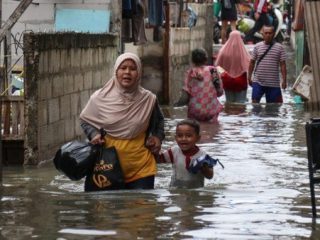 Diguyur Hujan Deras, 45 RT di DKI Jakarta Terendam Banjir