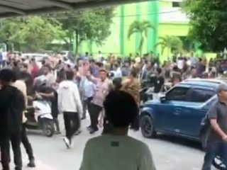 Aksi Bentrok Pecah di UIN SU, Seorang Mahasiswa Jadi Korban