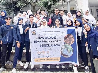 ‘Hempas Bau Badan’, Mahasiswa Semester III Prodi Ilkom Pagi Undhar Gelar Kampanye Soskes di SMKN 14 Medan