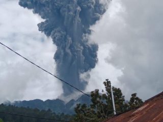 Usai Erupsi, Jalur Pendakian di Gunung Marapi Ditutup Sementara