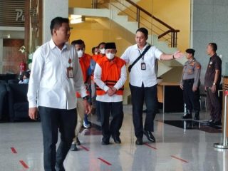 Jadi Tersangka, Gubernur Maluku Utara Ditahan KPK