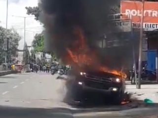 Pengantaran Jenazah Lukas Enembe Berujung Ricuh, Kapolda Papua Kena Serang