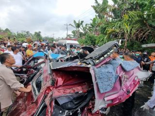 Belasan Kendaraan Terlibat Kecelakaan Beruntun di Raya Simalungun