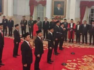 Jokowi Lantik 9 Anggota Baru KPPU