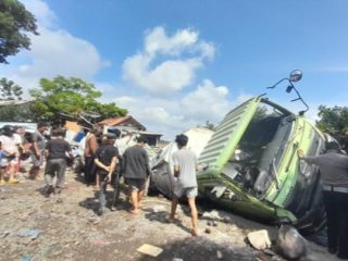 Kecelakaan Maut: Truk Tangki Tabrak 4 Mobil di Sumedang, 1 Orang Tewas