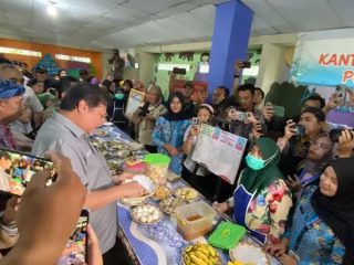 Forum Serikat Guru Indonesia Tolak Usulan Anggaran Makan Siang Gratis dari Dana BOS 
