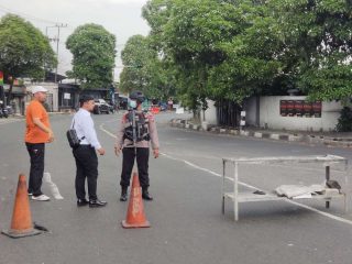 Ada Ledakan di Asrama Brimob Surabaya, Akses Jalan Ditutup