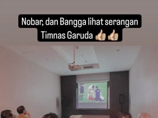 Nobar Indonesia Vs Vietnam, Jokowi Bangga Lihat Serangan Timnas Garuda