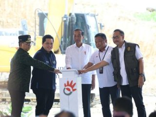 Hadiri Groundbreaking Kantor Telkom di IKN, Jokowi Bahas Smart City dalam Sambutannya