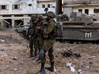RS Nasser di Gaza Dikepung Puluhan Tank Israel