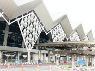 Gunung Ruang Kembali Erupsi, 18 Penerbangan di Bandara Sam Ratulangi Dibatalkan