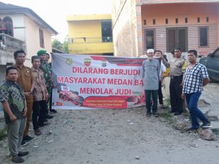 Polsek Medan Baru Pasang Spanduk "Dilarang Berjudi" di Berbagai Lokasi