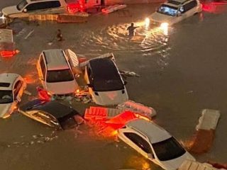 UEA Dilanda Hujan Deras, Bandara Dubai Terendam Banjir