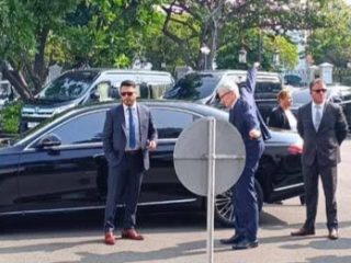 Antar Tim Cook ke Istana Negara, Mobil Sedan Mewah Ini Belum Bayar Pajak