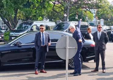 Antar Tim Cook ke Istana Negara, Mobil Sedan Mewah Ini Belum Bayar Pajak