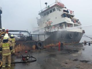 Kapal BBM Terbakar di Pelabuhan Jakut, Terdengar Suara Ledakan
