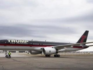 Jet Pribadi Donald Trump Tabrak Pesawat yang Terpakir di Bandara Florida