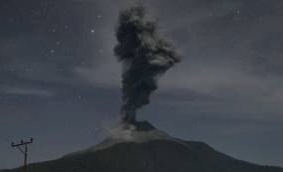 Gunung Lewotobi Laki-laki Kembali Erupsi, Tinggi Kolom Abu Capai 700 Meter