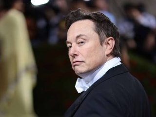 Windows Down, CEO Tesla Elon Musk Sampaikan Keluhan ke Bos Microsoft