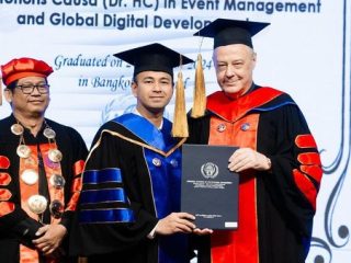 Wow! Raffi Ahmad Dapat Gelar Doktor Honoris Causa Bidang Industri Hiburan di Thailand