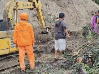Jalur Medan-Berastagi Longsor, 7 Orang Tewas dan 20 Lainnya Luka-Luka