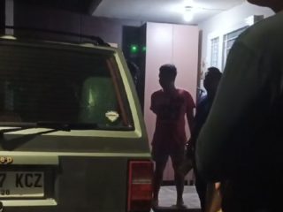 Exlusive! Polisi Gerebek Rumah Mewah di Jatibening Baru, Amankan Seorang Terduga Bandar