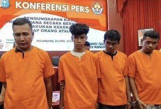 4 Debt Collector Pengeroyok Wanita Depan Polsek Ditangkap