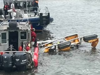 Helikopter Jatuh di Sungai New York, Seorang Pejabat Siemens dan Keluarganya Jadi Korban Tewas