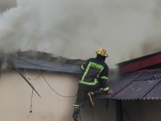 Tempat Hiburan di Hotel Dantob Medan Terbakar, Para Tamu Berhamburan Keluar