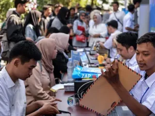 Kemnaker Kembali Tegaskan Syarat Good Looking-Tinggi Badan di Lowongan Kerja