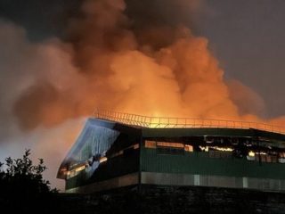 Gudang Pabrik Dua Kelinci di Pati Terbakar