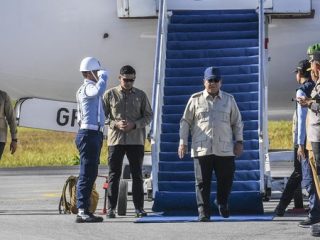 Prabowo Tiba di Tapteng, Janji Segera Atasi Kesulitan Pascabanjir