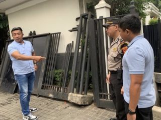 Pagar Rumah Jusuf Kalla di Jaksel Rusak Ditabrak