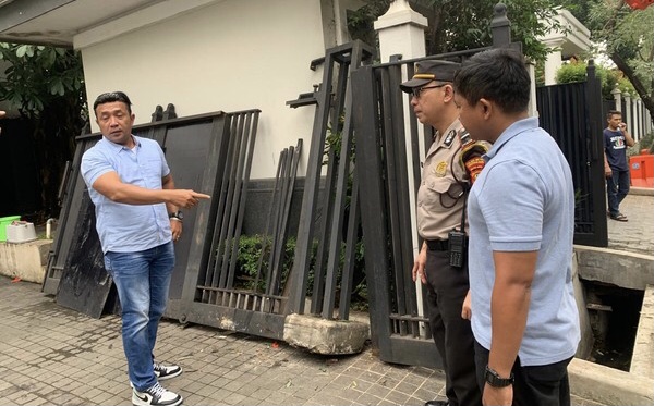 Pagar Rumah Jusuf Kalla di Jaksel Rusak Ditabrak