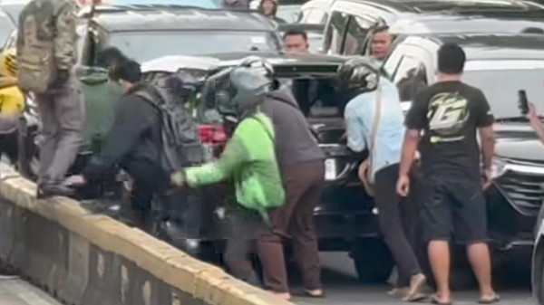 Pengemudi Mobil yang Lawan Arah-Tabrak Sejumlah Kendaraan di Jakpus Diamankan