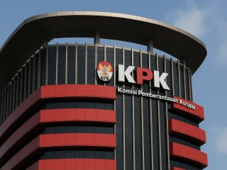 KPK Geledah Rumah Eks Pj Sekda Pati, Sejumlah Dokumen Disita