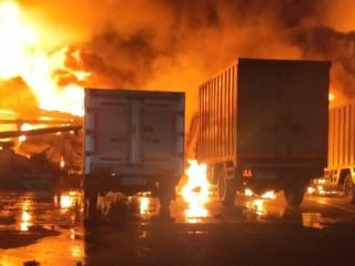 Pabrik Cat di Cikupa Tangerang Terbakar, Diduga Korsleting Listrik