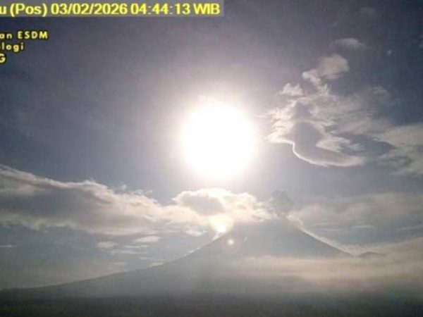 Gunung Semeru Erupsi Lagi, Tinggi Letusan Capai 700 Meter