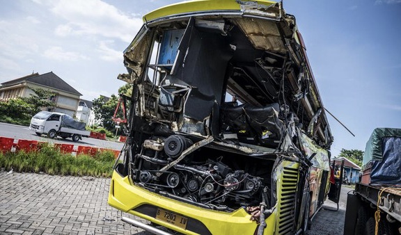 Kecelakaan Maut Tewaskan 16 Orang di Tol Krapyak, Dirut Bus Cahaya Jadi Tersangka